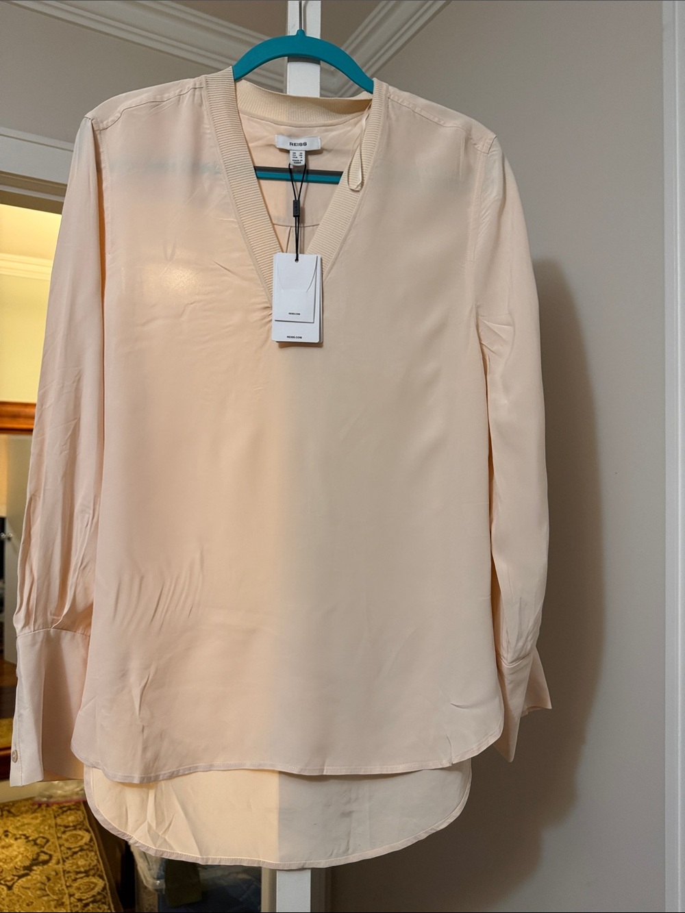 Reiss Womens Tash pale pink V Neck Long Sleeve Top size 6